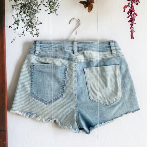 REWASH DISTRESSED SOLID/STRIPE SHORTS SIZE 27 - Picture 2 of 9